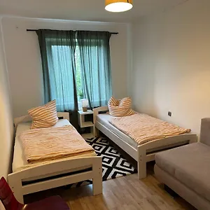  Apartment Messe Zu Fuß